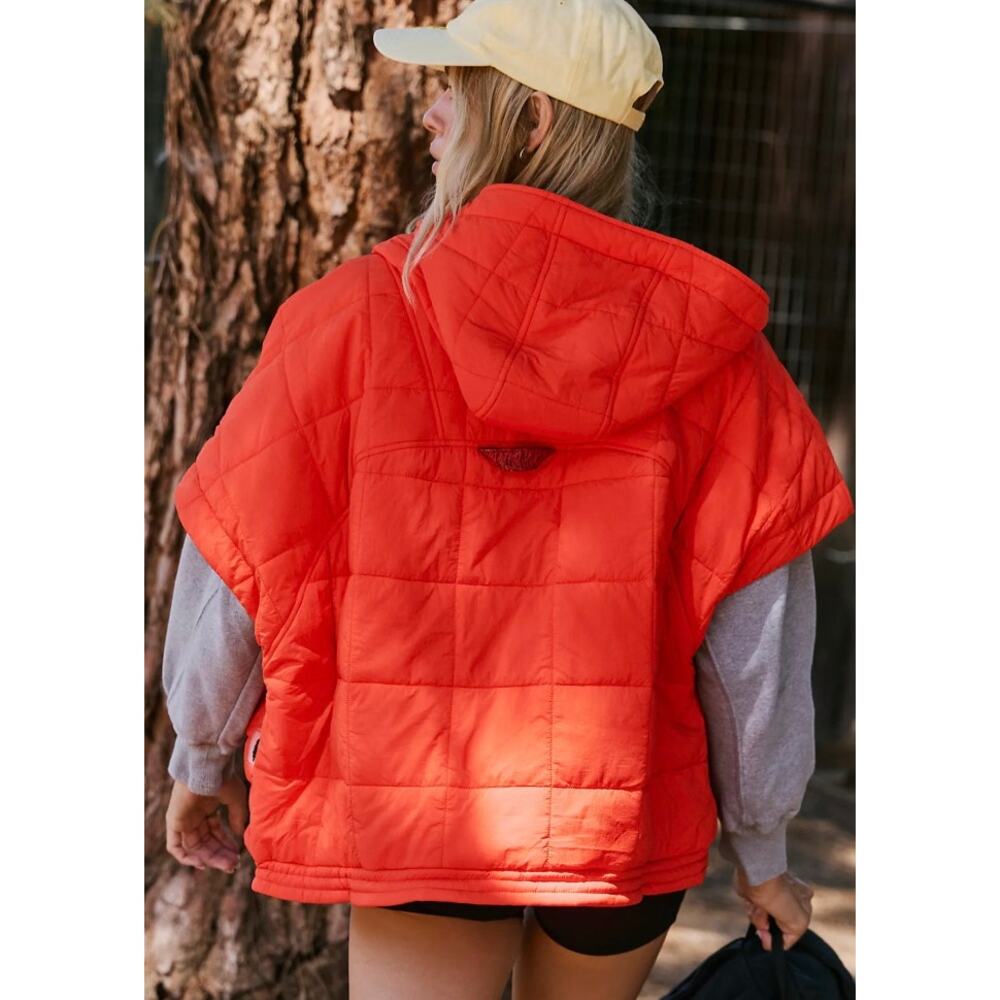 NWT FREE PEOPLE MOVEMENT HAPPY TRAILS PONCHO VEST IN FLAME - Picture 2 of 4